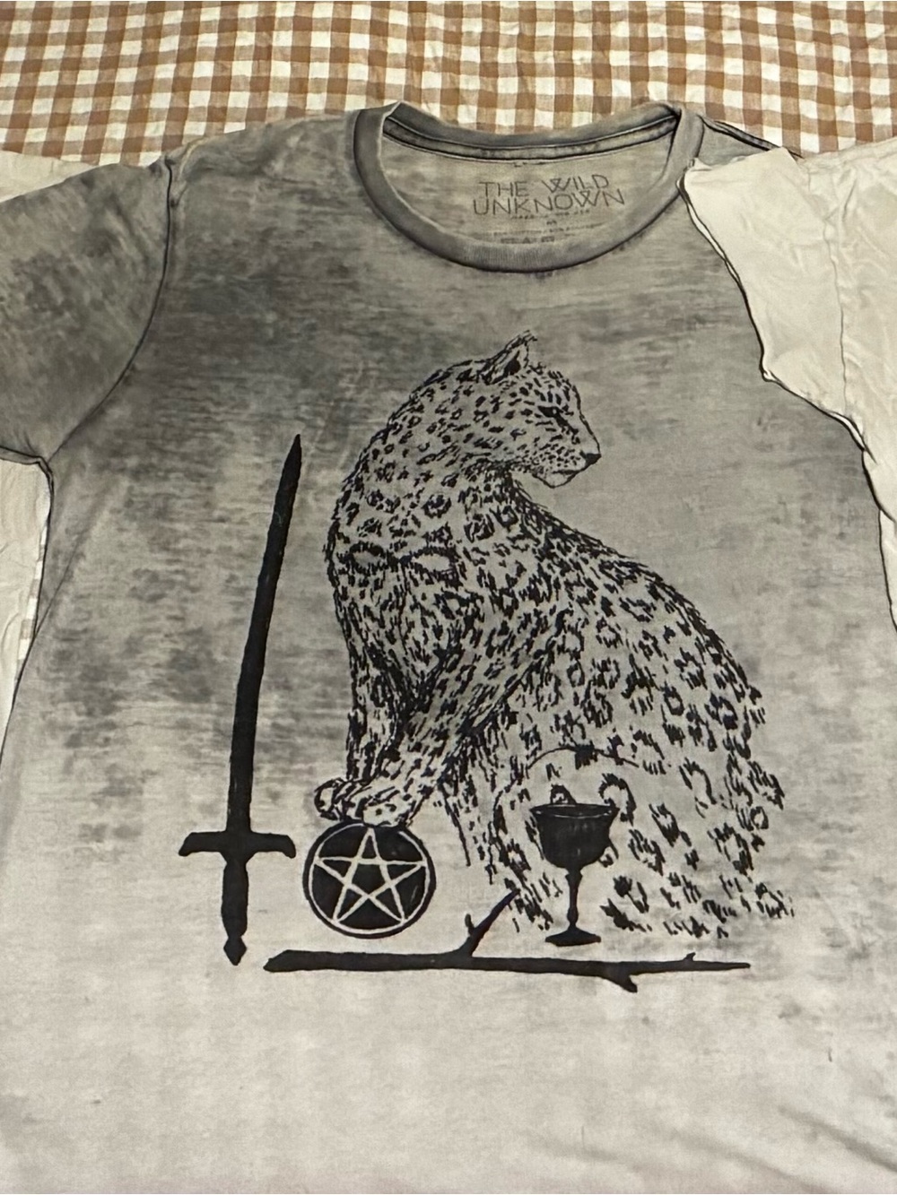 The Wild Unknown x 4th & Rose graphic tees bundle